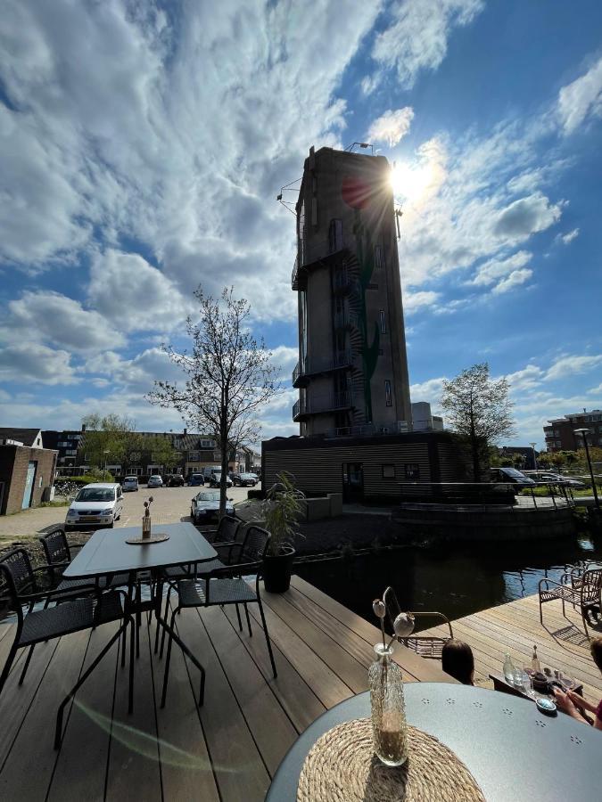 B&B De Tulpentoren Roelofarendsveen Exterior photo