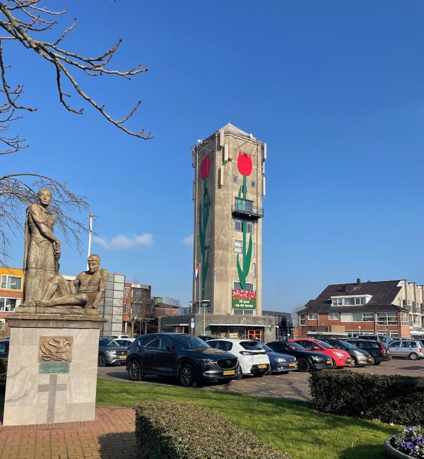 B&B De Tulpentoren Roelofarendsveen Exterior photo