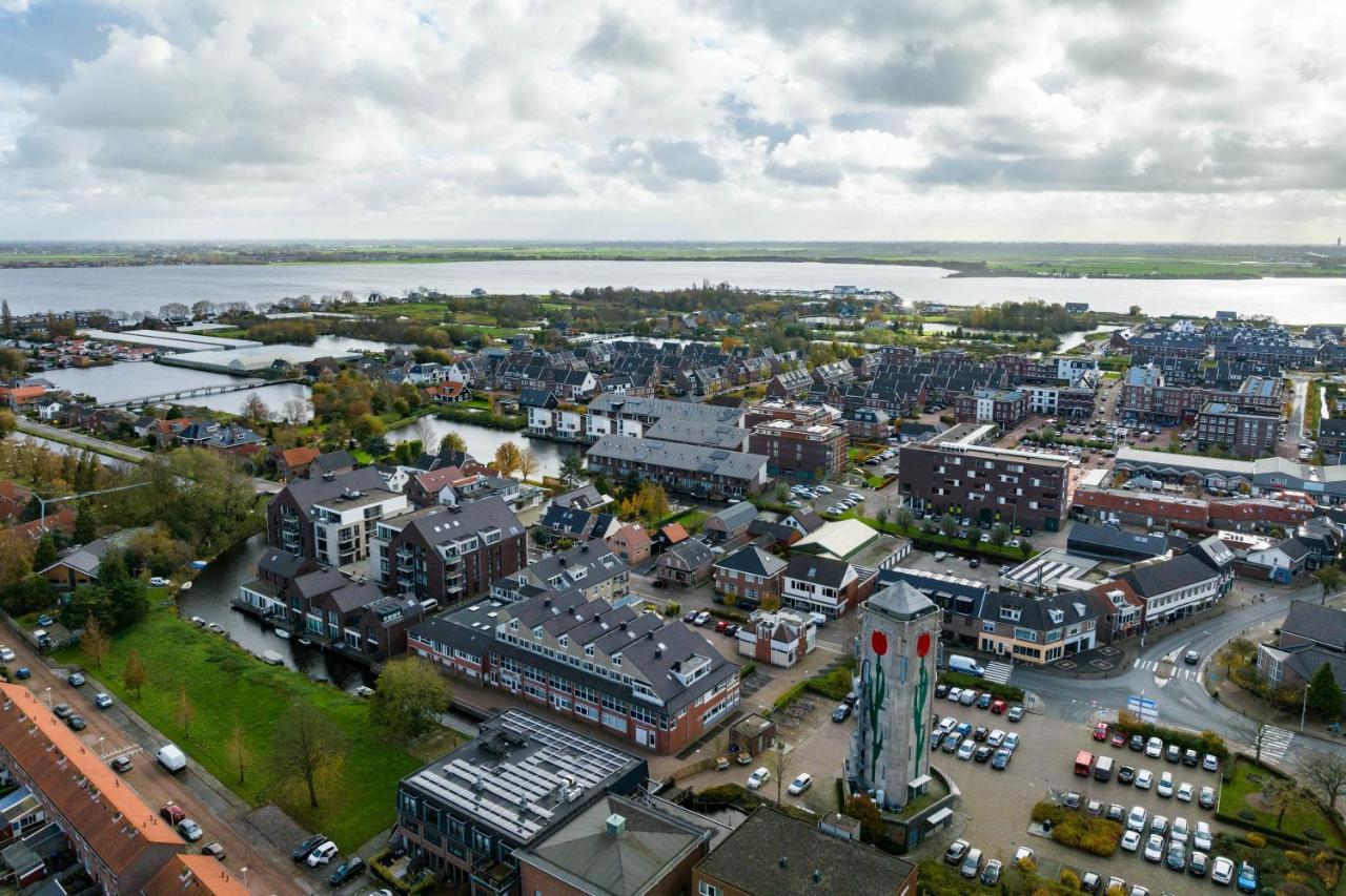 B&B De Tulpentoren Roelofarendsveen Exterior photo